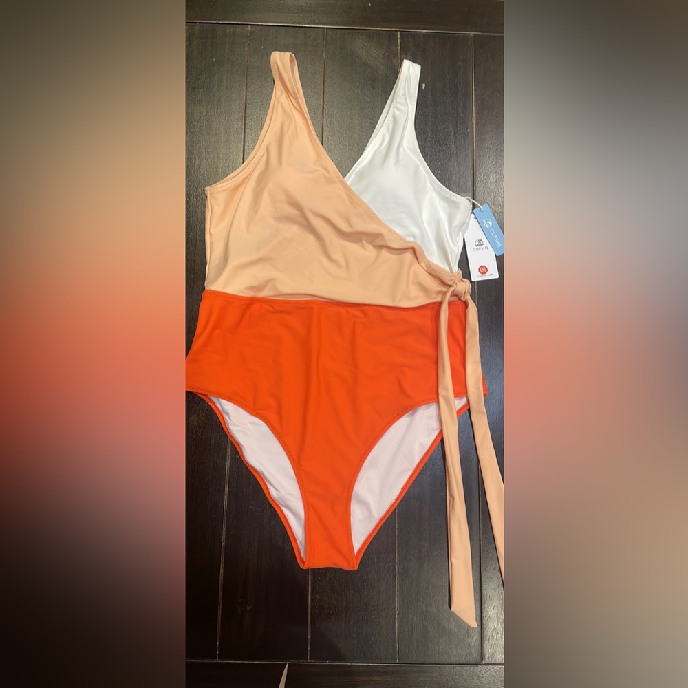 Cupshe Tricolored XXL Swimsuit